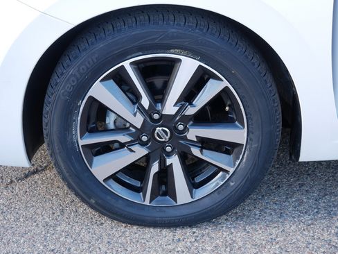 Certified 2022 Nissan Versa SV image 15