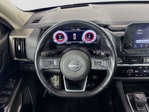 Used 2023 Nissan Pathfinder Platinum image 30