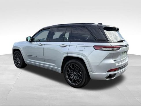 Used 2025 Jeep Grand Cherokee Summit AWD/4WD image 2