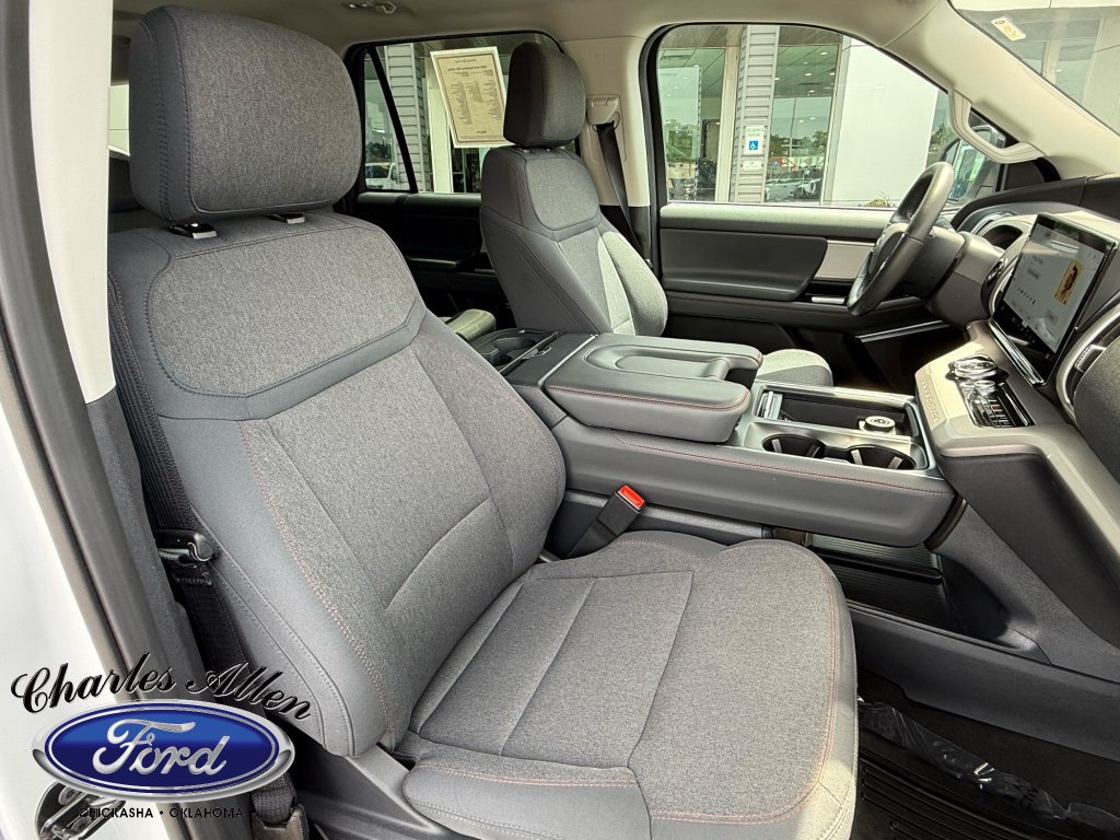 Used 2025 Ford Expedition Max Active AWD/4WD image 13