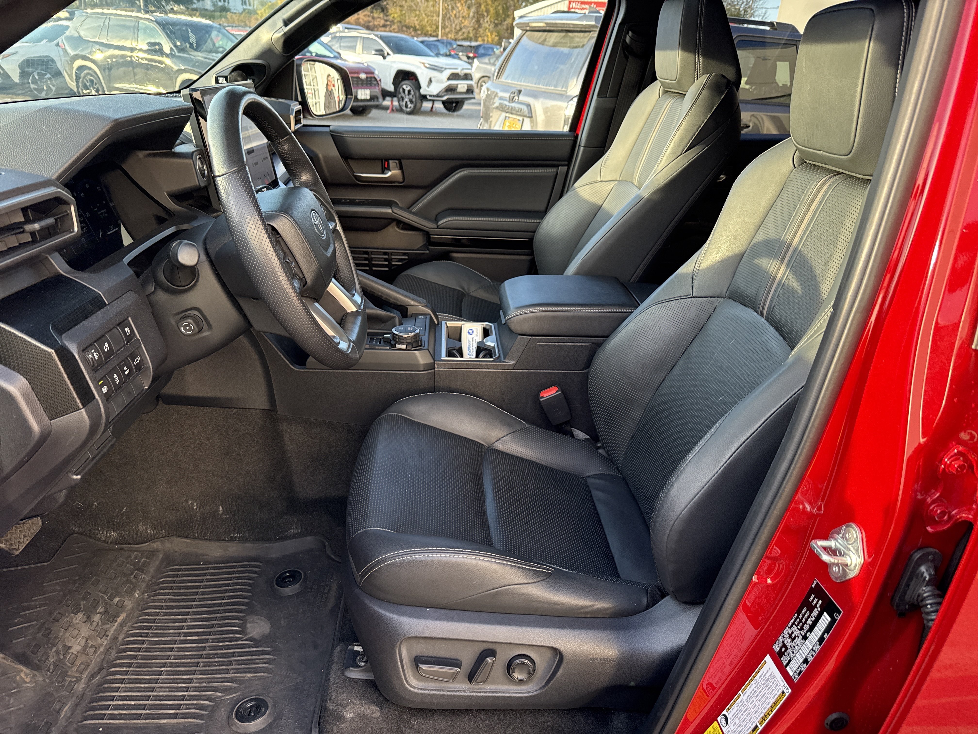 Used 2025 Toyota 4Runner Limited AWD/4WD image 5