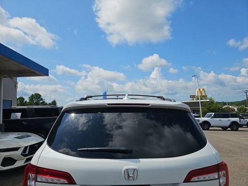 Used 2021 Honda Pilot Touring image 5