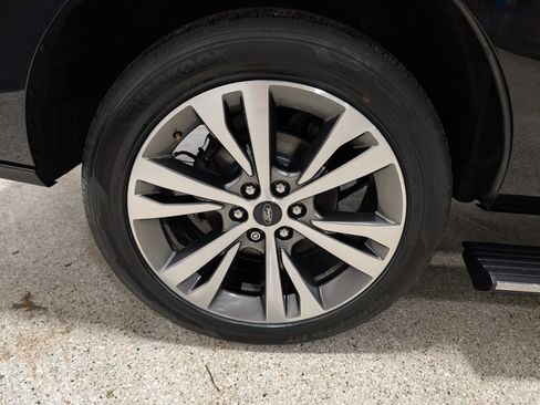 Used 2020 Ford Expedition Platinum image 11