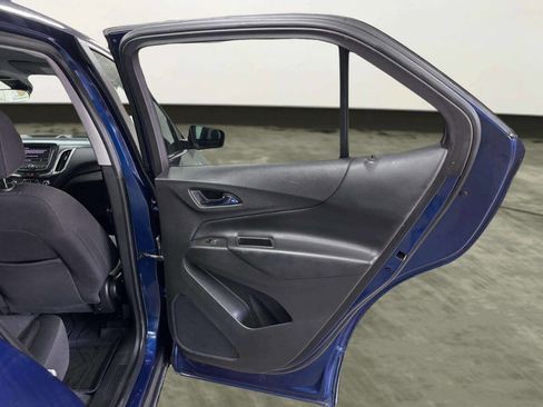 Used 2022 Chevrolet Equinox LT FWD image 19
