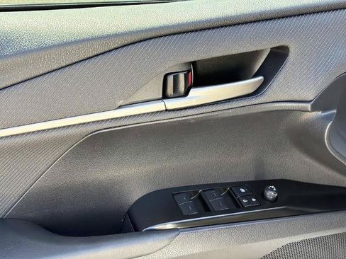 Used 2025 Toyota Camry SE w/ Convenience Package FWD image 23