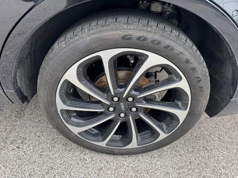 Certified 2024 Lincoln Nautilus Black Label image 27