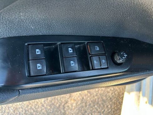 Used 2019 Toyota Camry SE image 17