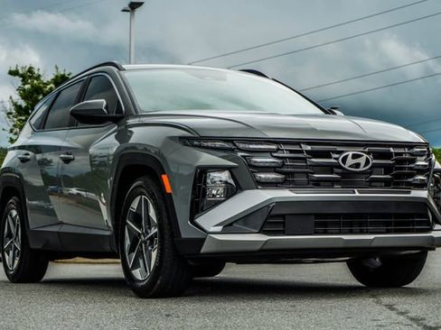 Certified 2025 Hyundai Tucson SEL FWD image 7