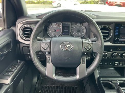 Used 2019 Toyota Tacoma TRD Sport image 38