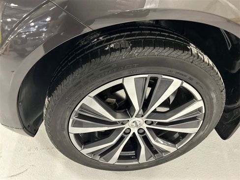 Certified 2022 Volvo XC60 B5 Momentum w/ Climate Package image 8