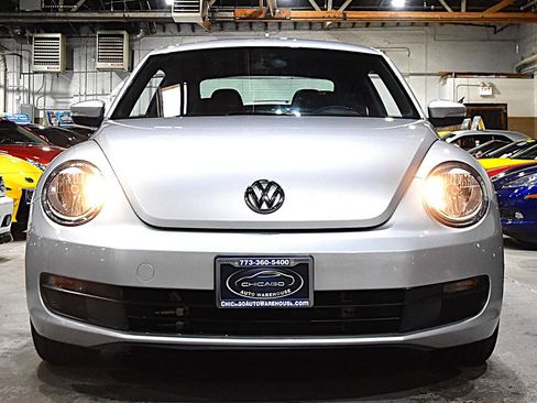 Used 2015 Volkswagen Beetle 1.8T Classic FWD image 2