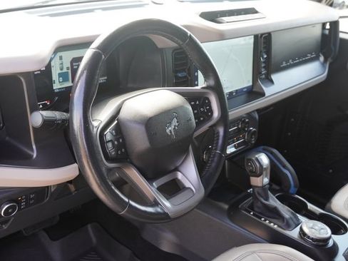 Used 2022 Ford Bronco Wildtrak AWD/4WD image 17