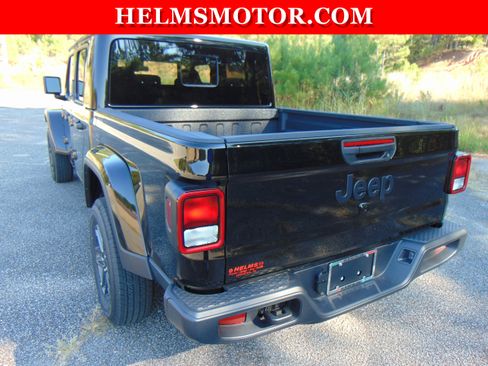 New 2025 Jeep Gladiator Sport image 11