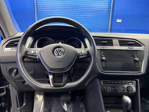 Used 2020 Volkswagen Tiguan SE image 13