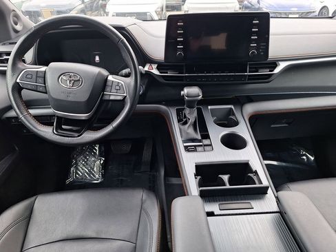 Used 2023 Toyota Sienna XSE w/ XSE Plus Package image 14