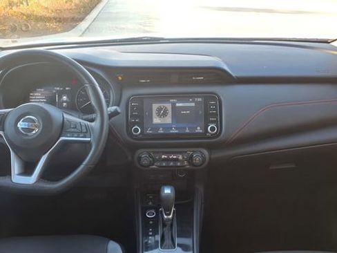 Used 2022 Nissan Kicks SR w/ Premium Package image 19