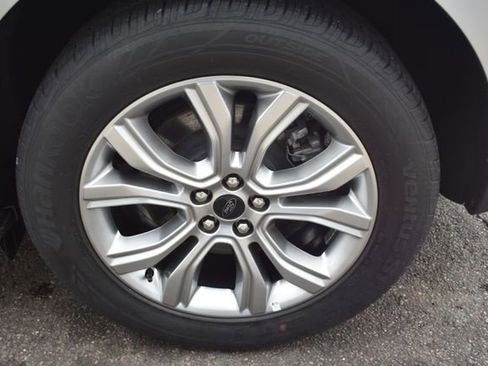 Used 2024 Ford Edge Titanium AWD/4WD image 51