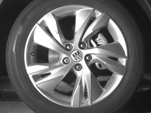 Used 2025 Buick Encore GX Preferred AWD/4WD image 13
