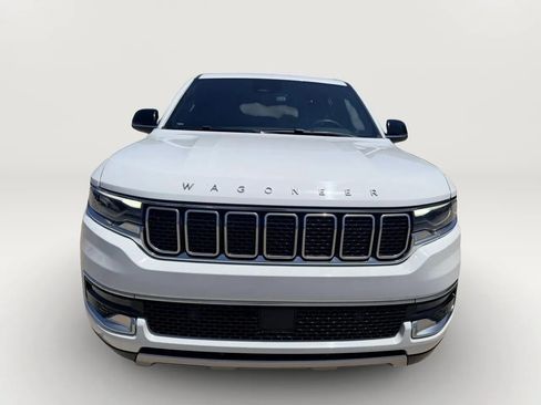 Used 2024 Jeep Wagoneer L Series II RWD image 8