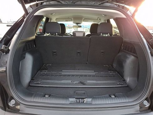 Used 2022 Ford Escape SE w/ SE Sport Appearance Package image 29