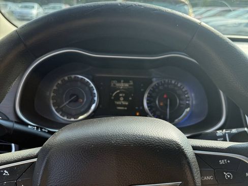 Used 2016 Chrysler 200 Limited FWD image 11