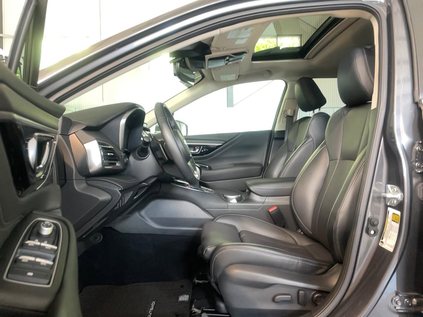 Used 2025 Subaru Outback Limited AWD/4WD image 6