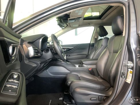 Used 2025 Subaru Outback Limited AWD/4WD image 6