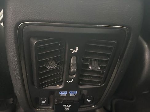 Used 2019 Jeep Grand Cherokee High Altitude image 17