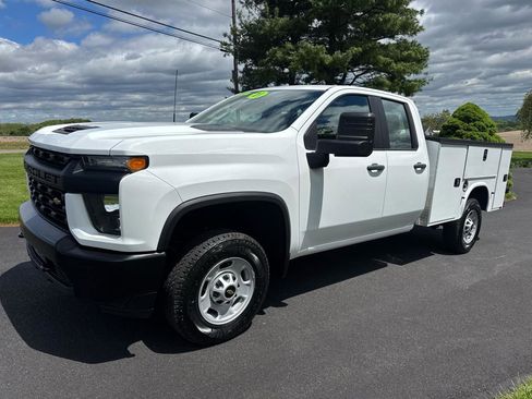 Used 2021 Chevrolet Silverado 2500 W/T w/ Snow Plow Prep/Camper Package AWD/4WD image 2