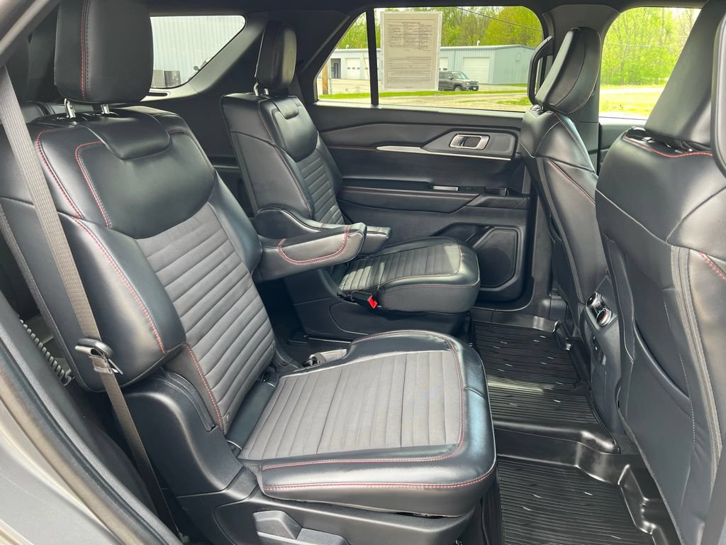 Used 2026 Ford Explorer ST-Line AWD/4WD image 18