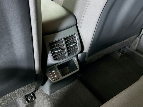 Used 2026 Kia Seltos LX FWD image 26
