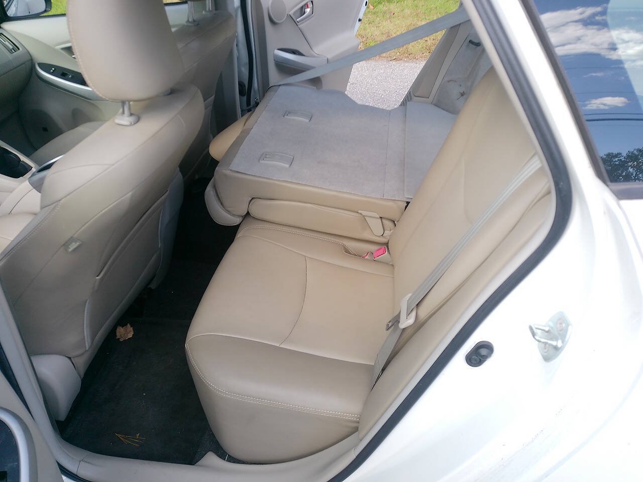 Used 2013 Toyota Prius Five FWD image 18