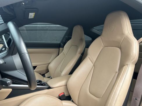 Certified 2022 Porsche 911 Carrera 4 image 5
