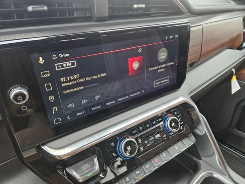 Used 2025 GMC Sierra 2500 Denali Ultimate w/ Max Trailering Package image 19