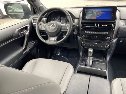 Used 2023 Lexus GX 460 w/ Black Line Special Edition AWD/4WD image 15