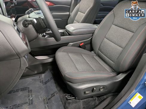 Used 2024 Chevrolet Traverse Z71 image 11