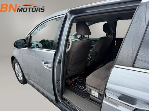 Used 2016 Honda Odyssey SE image 12