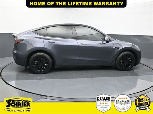 Used 2022 Tesla Model Y Long Range image 6