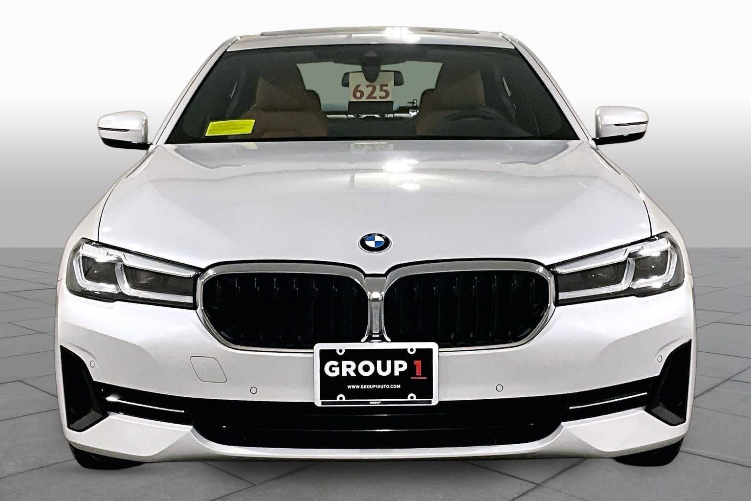 Used 2023 BMW 530i xDrive w/ Premium Package AWD/4WD image 3