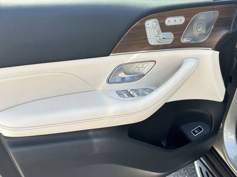 Certified 2023 Mercedes-Benz GLS 450 4MATIC image 11