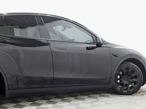 Used 2022 Tesla Model Y Long Range AWD/4WD image 11
