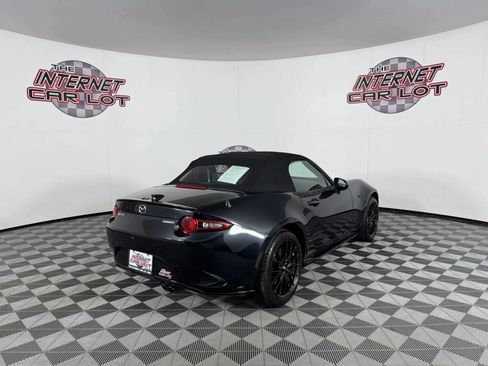 Used 2022 MAZDA MX-5 Miata Club w/ Brembo/BBS Recaro Package RWD image 13
