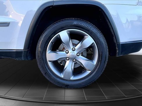 Used 2013 Jeep Grand Cherokee Overland w/ Advance Technology Group AWD/4WD image 35