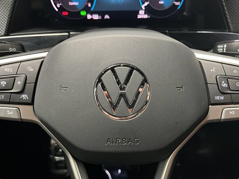 Used 2024 Volkswagen Atlas Cross Sport SEL R-Line AWD/4WD image 16