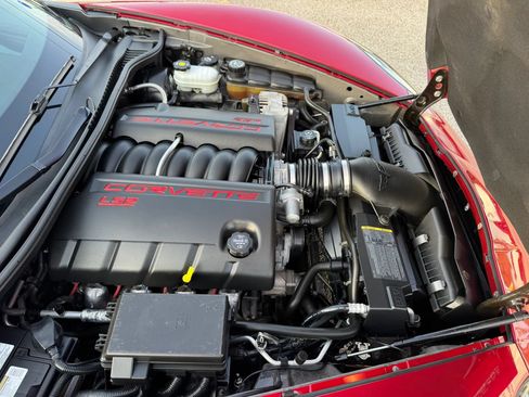 Used 2005 Chevrolet Corvette Coupe w/ Preferred Equipment Group RWD image 34