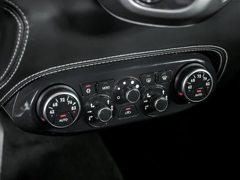 Used 2010 Ferrari 458 Italia image 32