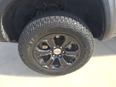 Used 2023 GMC Canyon Elevation w/ Trailering Package image 9