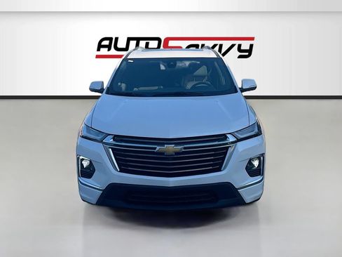 Used 2023 Chevrolet Traverse High Country FWD image 2