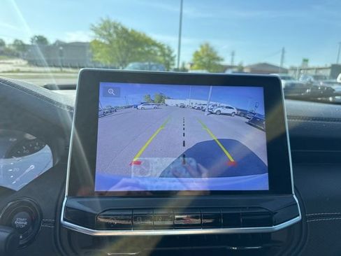 Used 2022 Jeep Compass Altitude w/ Convenience Group image 29