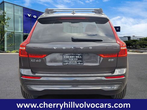 Certified 2022 Volvo XC60 B5 Momentum w/ Advanced Package image 6